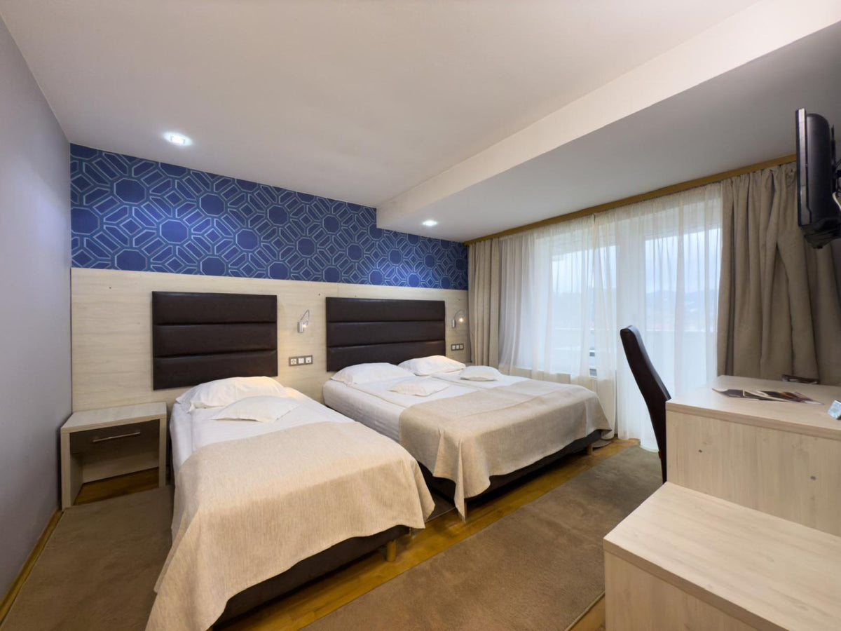 Cameră triplă 3★ Superior cu balcon — imagine 6