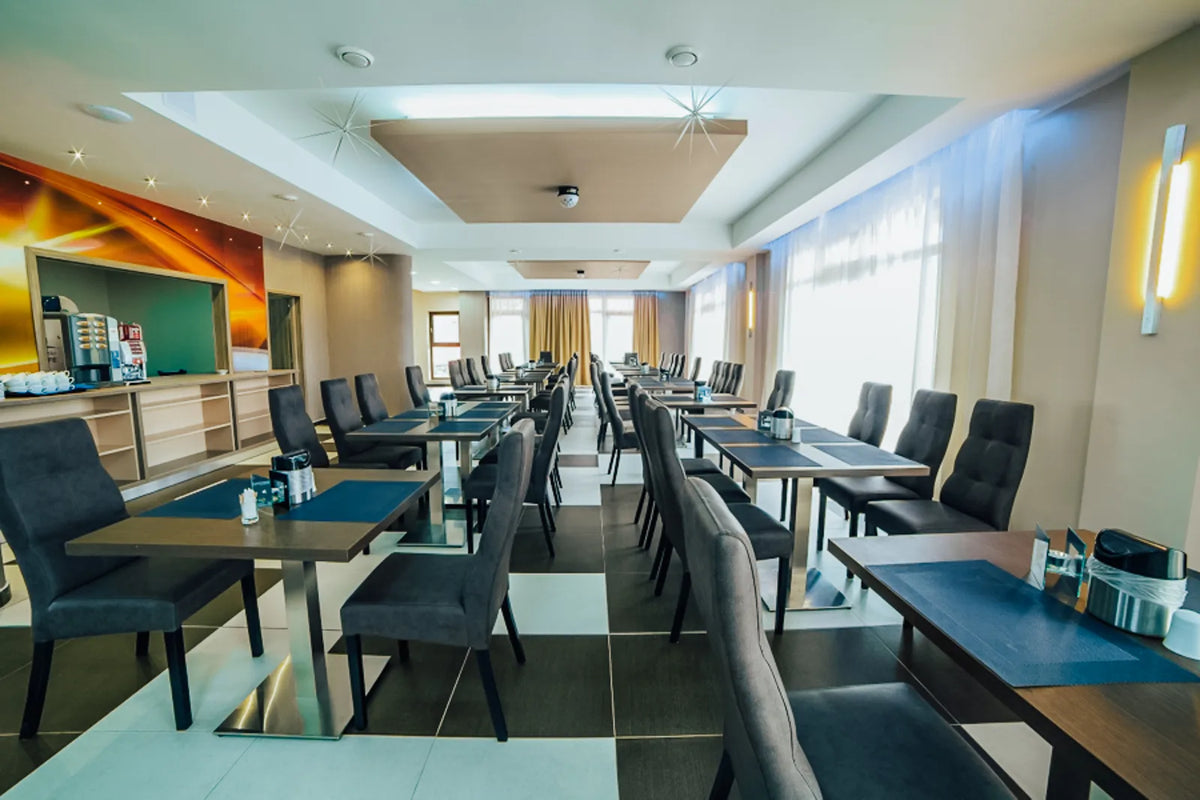 Interiorul restaurantului Eden Garden